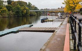 Central Bnb With Secure Parking
